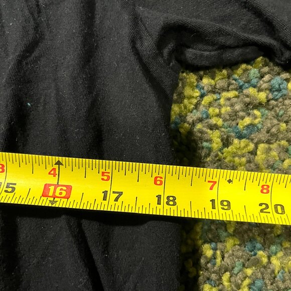 Uniqlo x Peanuts x KAWS Snoopy Shirt (S) - Picture 5 of 6